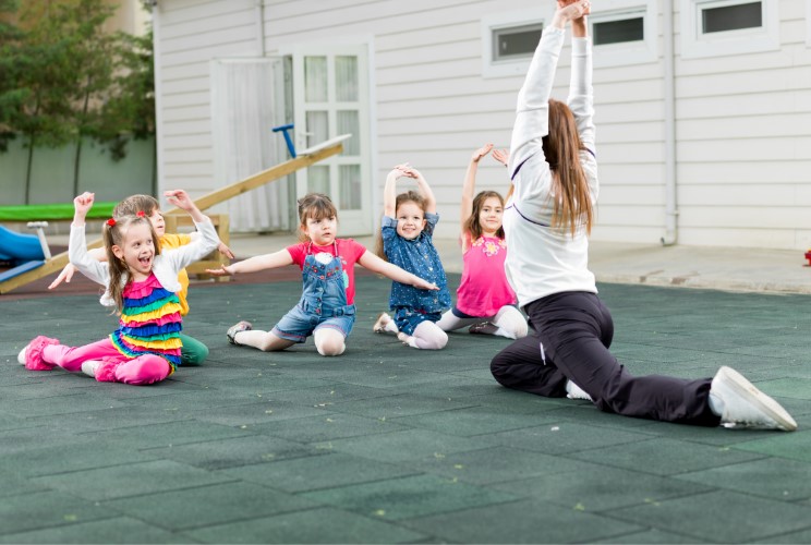 Fussunk, szaladjunk, hadd lobogjon a hajunk!