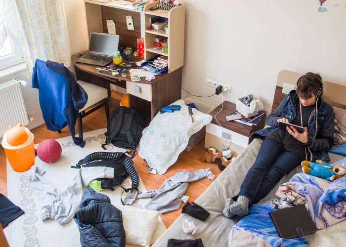 Kamasz: Elmosogatok 5000-ért…?! Anya: Én sem kérek az ebédért pénzt?! De ha gondolod…