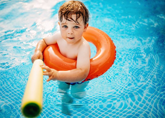 A te gyereked is meztelen a strandon?