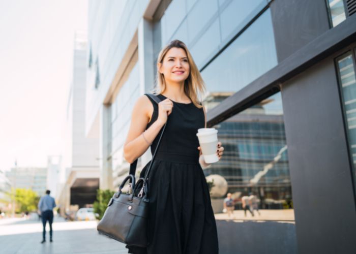 Nincs időd edzőterembe járni? Így sportolj munka közben!